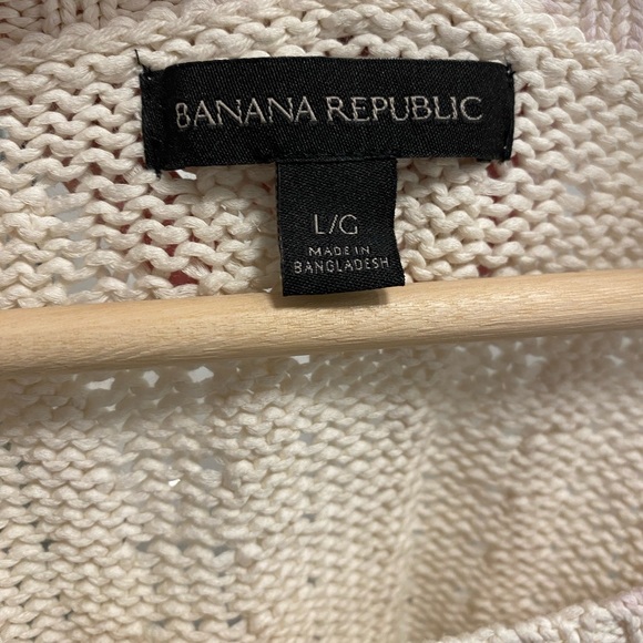 Cream coloured knit Banana Republic sweater size L. Worn 2-3 times. - Picture 2 of 3